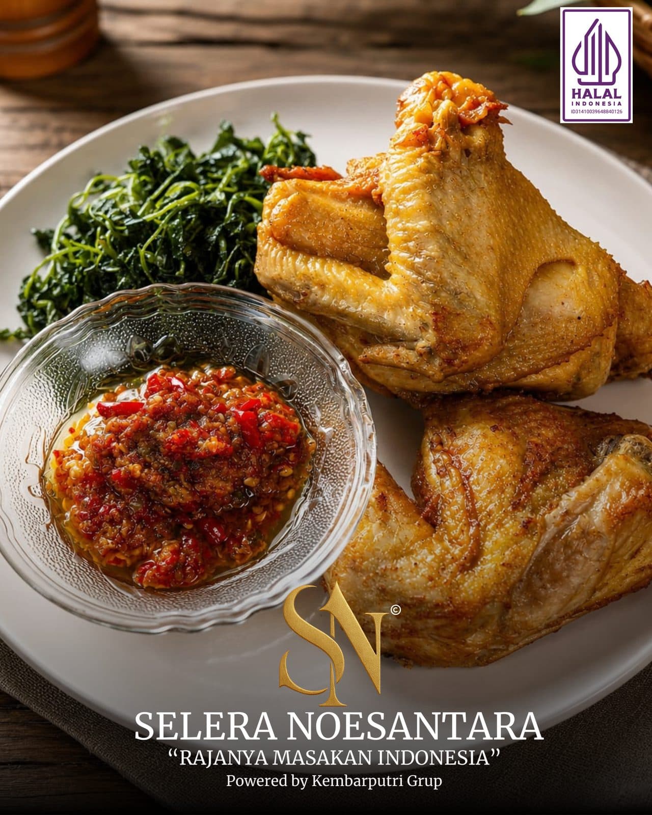 Ayam goreng dengan lalapan dan sambal