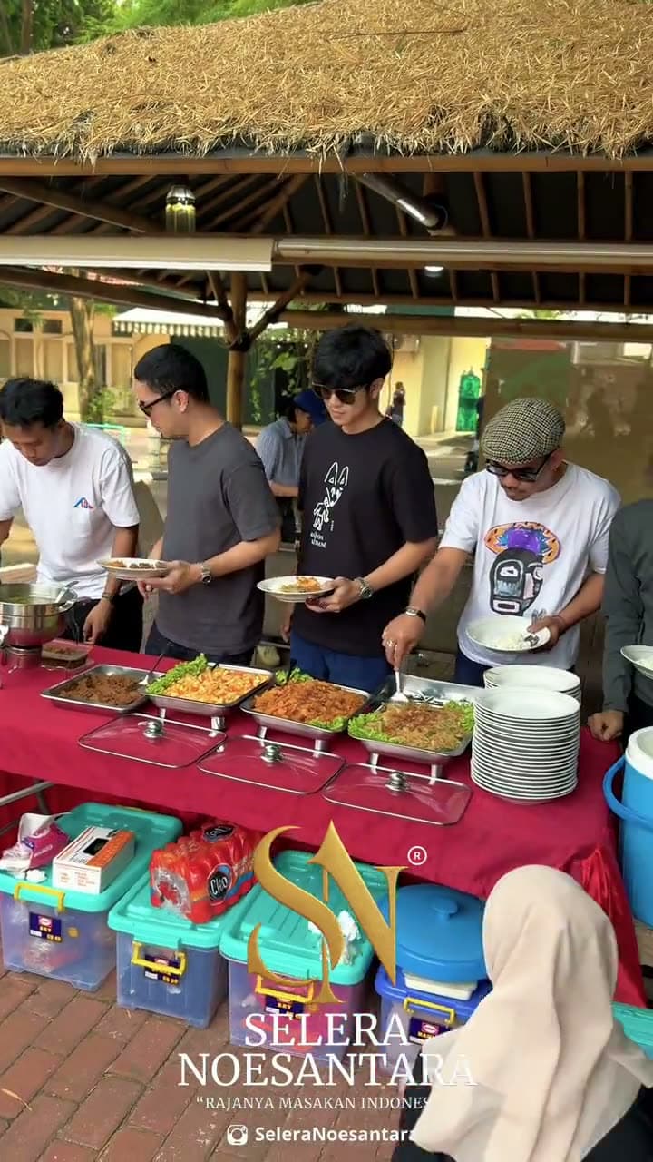 Prasmanan di acara luar ruang